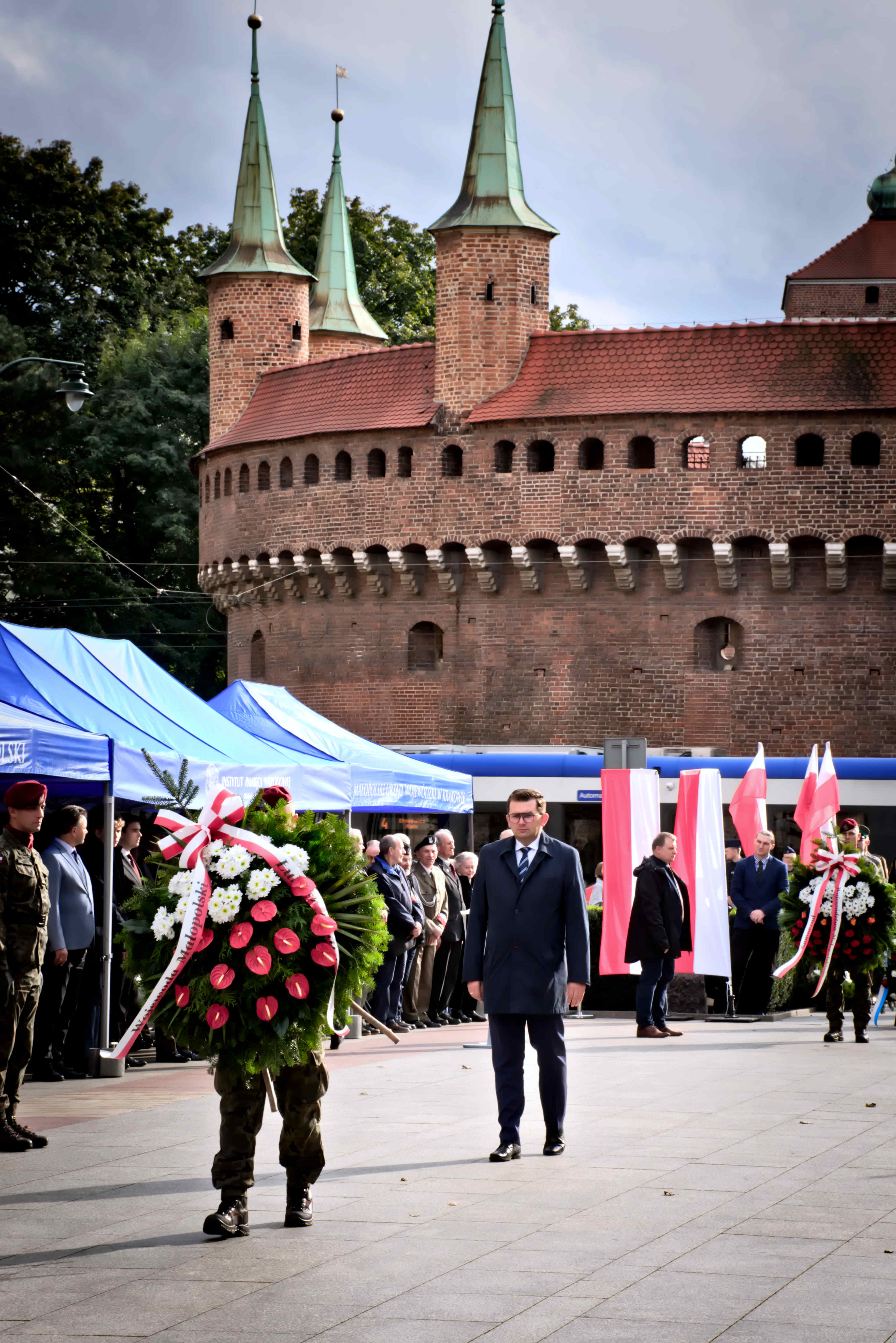 Zdjęcie poglądowe z uroczystości upamiętniających 83. rocznicę powstania Polskiego Państwa Podziemnego.